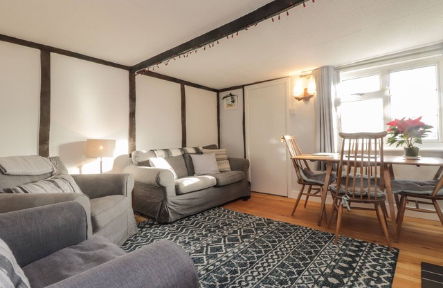 3 Seaview Cottages