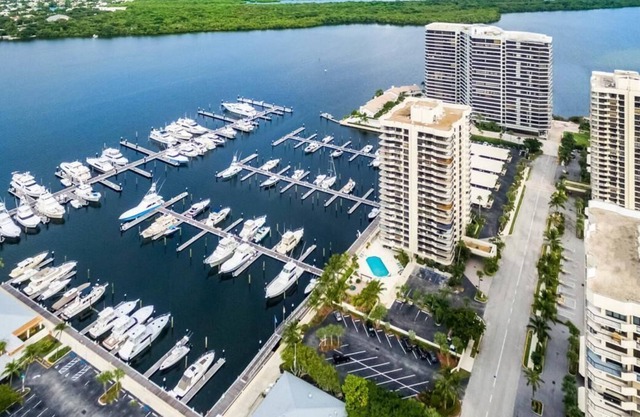 3 Spacious Units, Golf, Tennis, Restaurants, Spa, Hiking, 5 Outdoor Pools