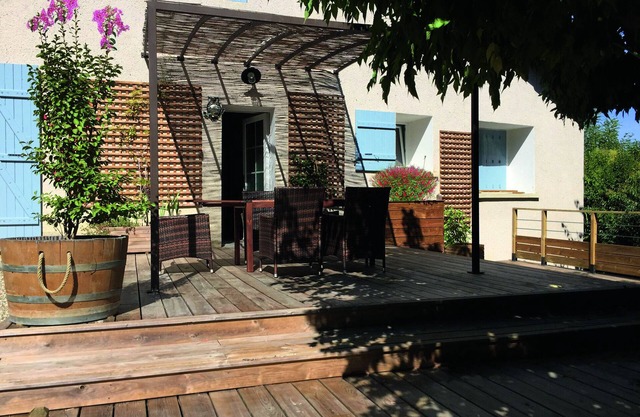 Gîte 3 étoiles pour 6 à 8 personnes avec piscine à Nérac