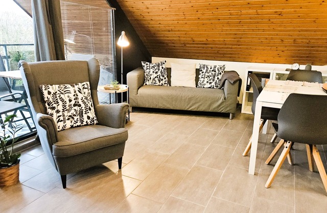 3 étoiles !!! Appartement DG avec un balcon couvert dans un endroit calme!