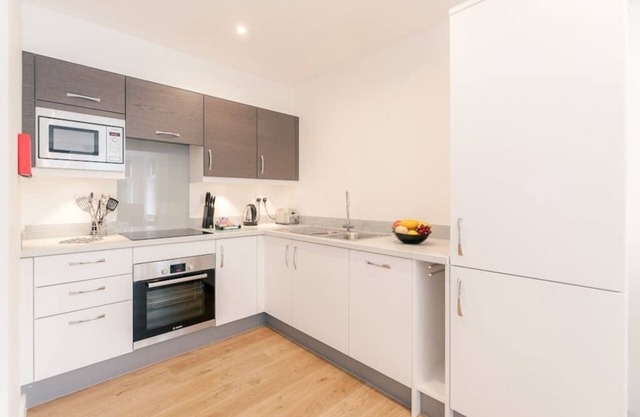 3 Swan House -Studio apartment