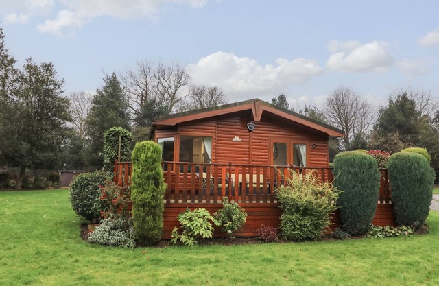 3 The Fairway, COTTINGHAM