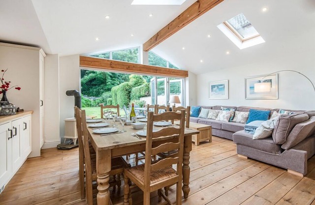 3 The Glen, holiday property Saundersfoot, Sleeps 8, 4 bedrooms, bathrooms