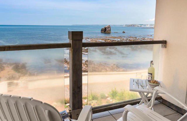 3 Thurlestone Rock