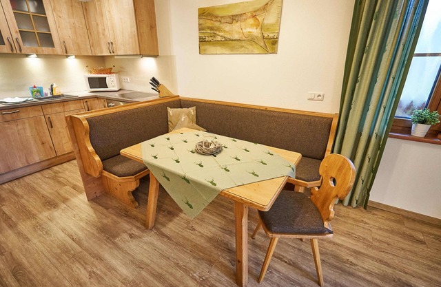 -03- Ferienwohnung "Westernberg" (50qm), Balkon, Küche extra, 1 Schlaf- und 1 Wohnzimmer, max 2 Pers, WLAN