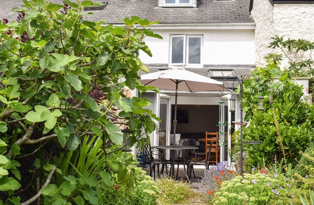 3 West Street, BAMPTON, DEVON
