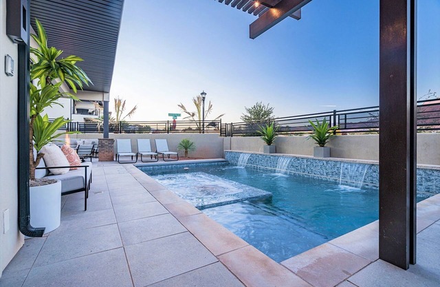 30-31| 2 large homes * Sleeps 50! * Private Pools * Hot Tubs* Xbox, Corn Hole