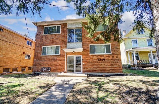 30 Day + Stay Blossom Suite w/ Fireplace & Wet Bar in Pleasant Ridge