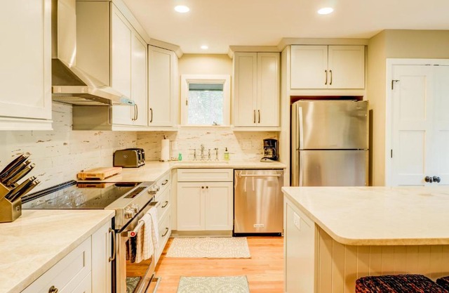 30 Inlet Cove Cottage