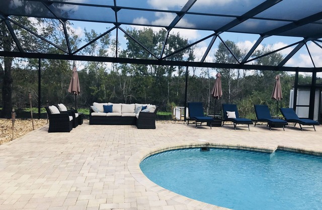 Bord de l'eau de luxe piscine Lake House