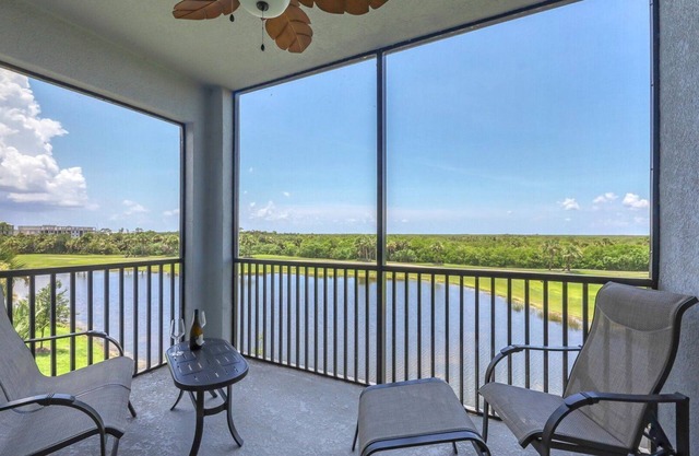 30-night min. Clubhouse Amenities Open Heritage Landing Golf Club Golf Membership Transfer Included