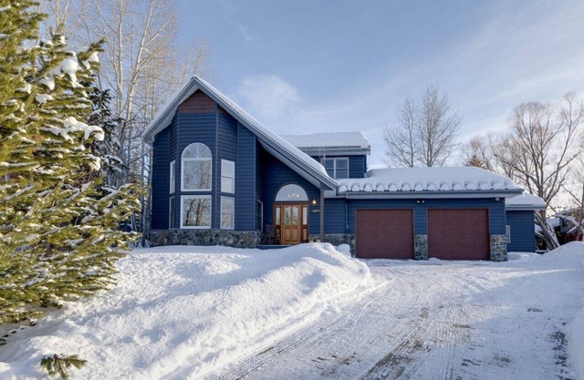 30+Night Rentals, Secure Bike Storage, Hot Tub
