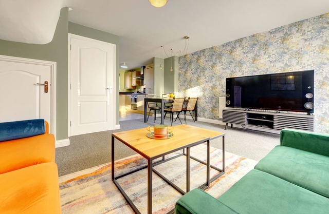 30% OFF 28+ nights stays - Eagle House Spacious 4 bedroom semi