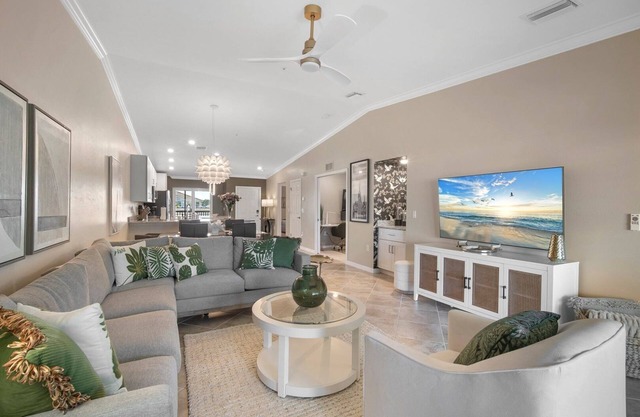 3022 Babcock National Condo