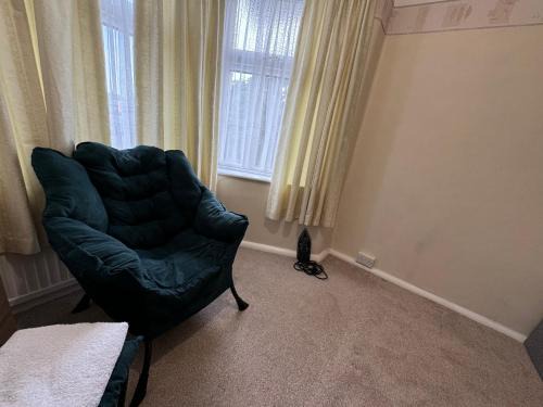 303 Upminster Road North