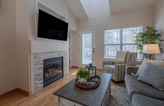 306- 1505 South Shore Drive, Delavan WI 53115
