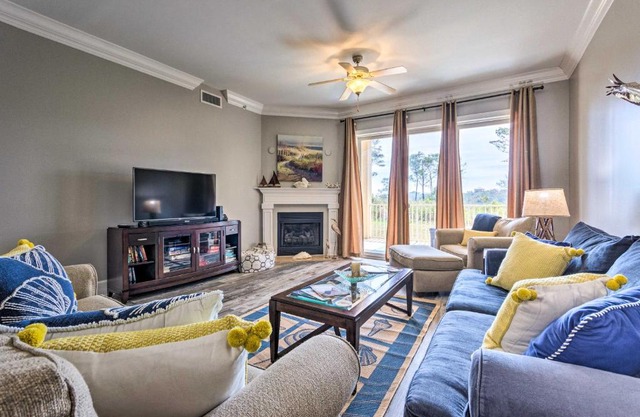 30A Retreat with Patio and Resort Amenities!