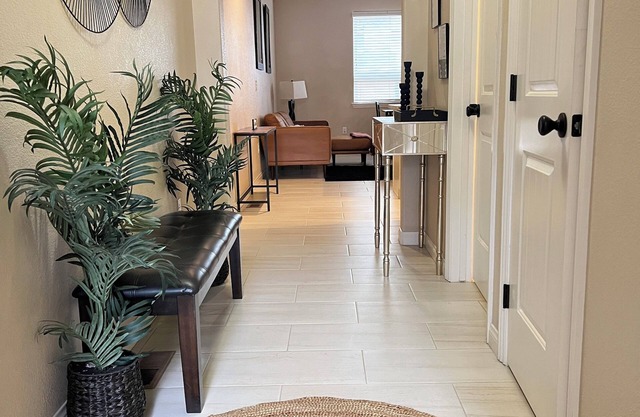 30Min To SouthTahoe 3BD Parking Downtown Carson City WiFi Family Friendly
