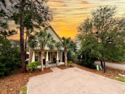 32 Classic Court Ln - 8 Sand Dollars