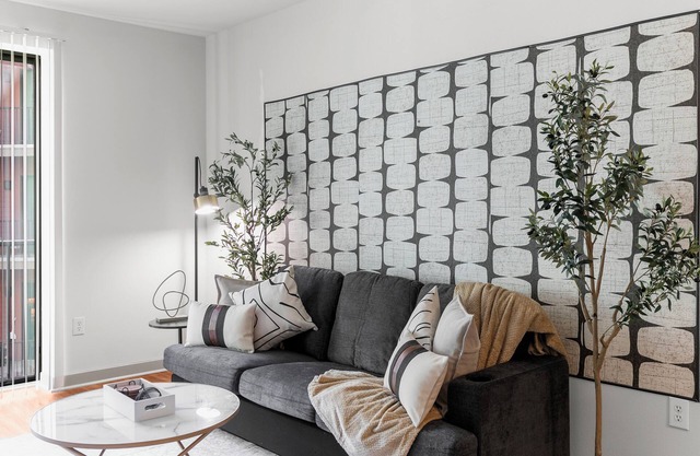 320 Cozy 1BR w/ Parking, Pool, Gym, Lounge Access