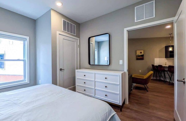324 Brand New 1 Bedroom, 1 Bath, 1 Kitchen, 1 Liv
