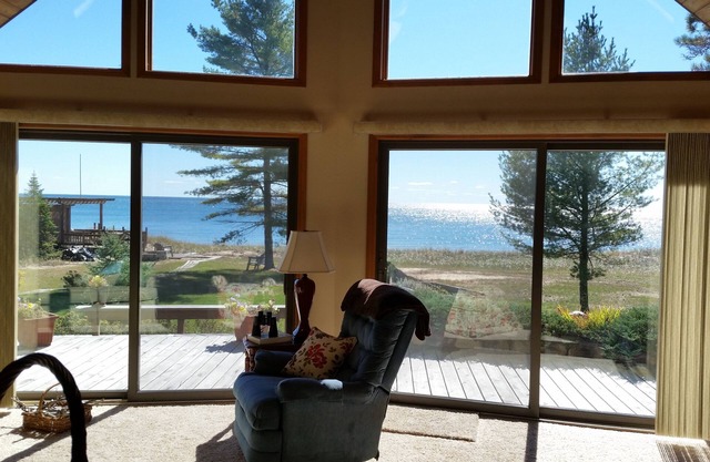 175 'Plage privée du lac Mich, No Neighbours 200 + ft kayaks, vélos, AC central!