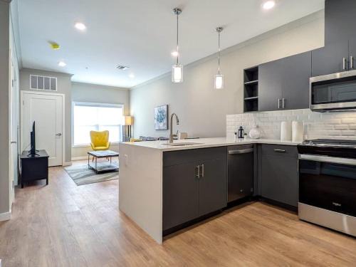 329 Modern 1BR Apt Walk to NJT