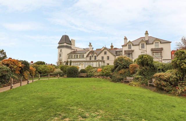 33 Château de Deganwy, DEGANWY