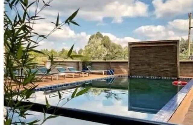 33 @ Epic - Access to Pool & Gym
