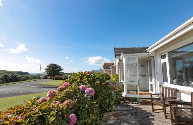 33 Weymouth Park