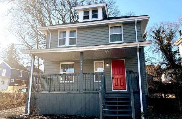 3311 Evanston · Large Renovated 4 BDR + Close to DTWN + Laundry