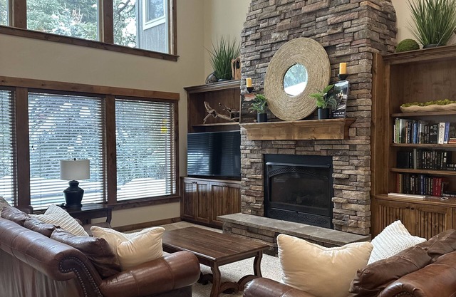 3100 Sq Ft Chalet, Double Master Suites, Wifi, TVHD, 6 Blks 2 Ville