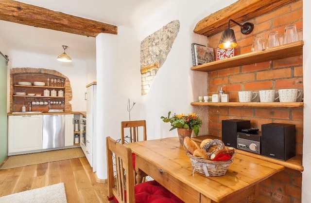 35m² grand, confortablement meublé, 2014 appartement rénové