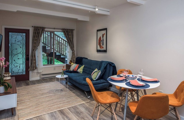 3767B International Art House/Guest Suite ~ Available for Extended Stays!