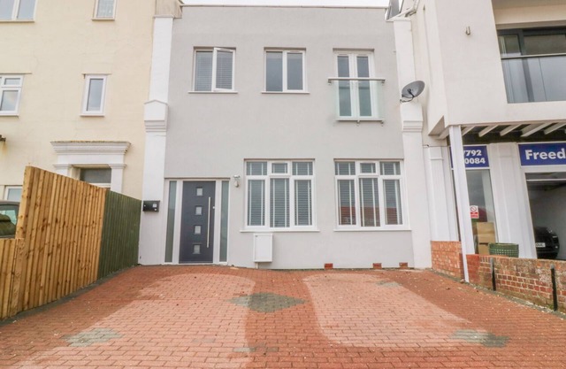 38 LA PARADE, avec un jardin à Walton-On-The-Naze, Réf 1003552