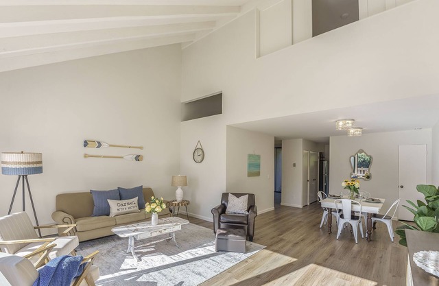 3871 Carmel Woodlands - Pool, Tennis, Available for Extended Stays!