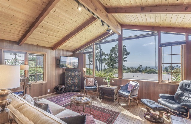 3879 Lucy's Treehouse - Ocean Views, Available for Extended Stays!
