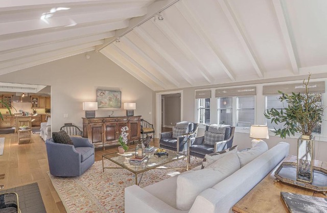 3884 Twenty-One Oaks home