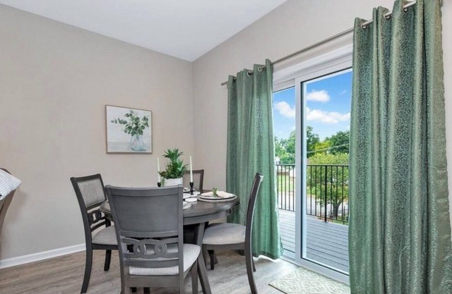 Charming new 2-bedroom apartment 10 m from aquatic center , downtown& hospital