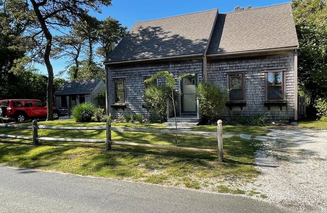 Maison ouverte et aérée près de la réserve naturelle, des plages de Dionis et de Madaket. Chiens bienvenus!