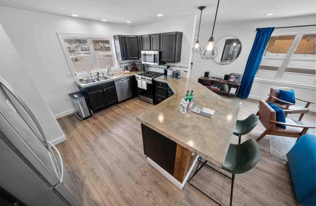 3BD Modern Home: Near Downtown Elkhart |30m to ND
