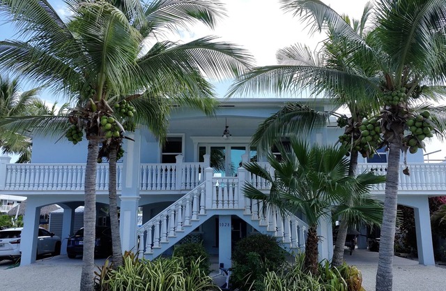 Belle maison avant du canal Key Largo située à quelques secondes de 3059848912