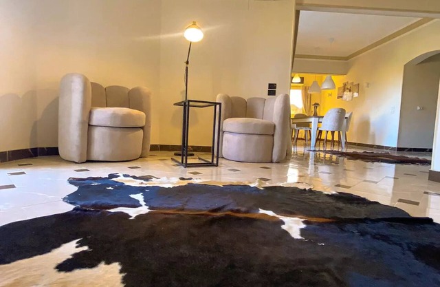 3BD Apt. in family house with private garden view