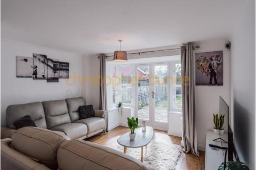 3bd Home near Red Bull Racing, Vw Centre, Zoho