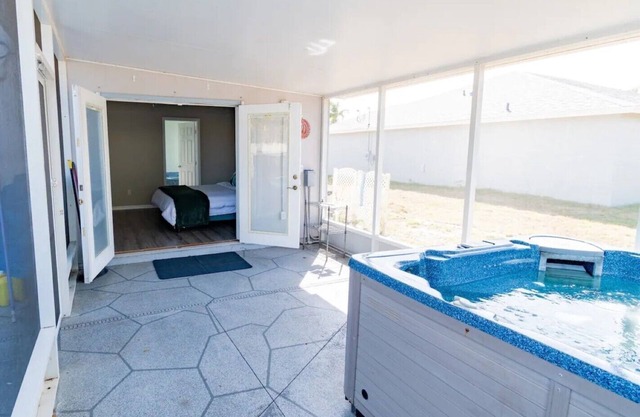 3bd Pool Spa Beach Home in PSL
