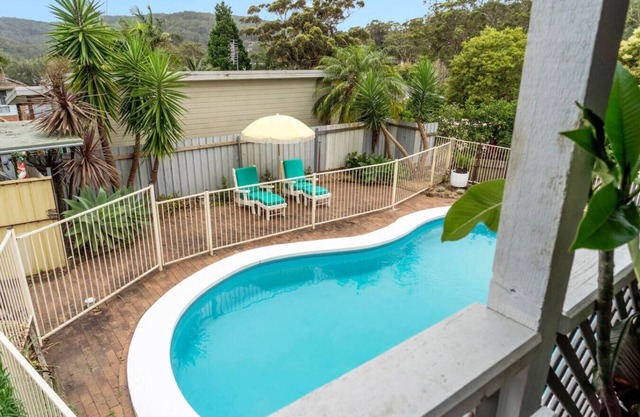 3BDRM Bayside Family Retreat w/ Pool & Games Room