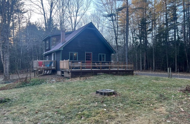 3bed/1bath Ski Camp located One Mile from base lodges.