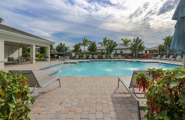 3BED+DEN/2BATH STUNNING NEW CONSTRUCTION IN MANATEE COVE