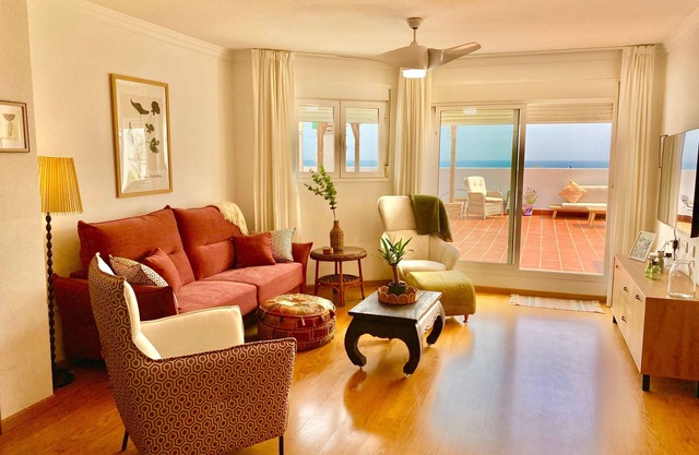 3Bed Penthouse with Large Terrace & Sea View