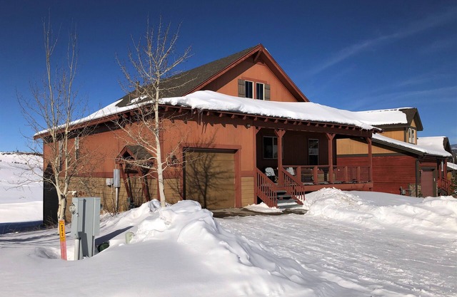 3br / 3ba accueil 3 blcks 2 base de Granby Rnch, wifi, xbox, baby-foot, 2Kng bd, sommeil 10